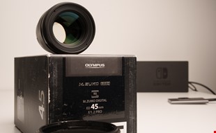 Olympus M.Zuiko Digital 45mm f/1,2 Pro ED (för Micro 4/3)