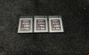 Sony FS7 + Vmount bakstycke + 3x kort + handle