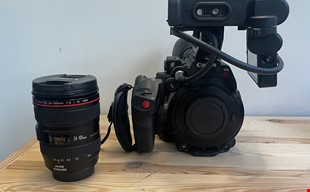 Canon C200 Kit med 24-105mm, originallåda extra batteri